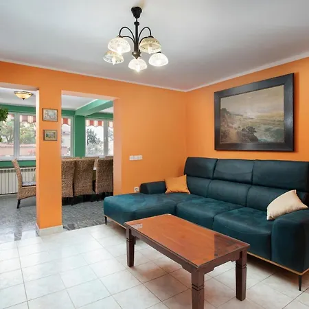 Villa Arena - Pool Table, Table Tennis, Darts & *