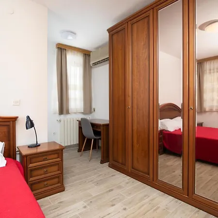 Villa Arena - Pool Table, Table Tennis, Darts & *
