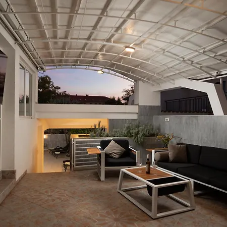 ヴィラ Arena - Pool Table, Table Tennis, Darts &