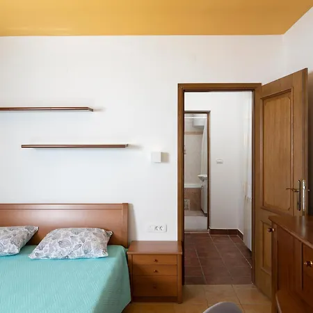 Arena - Pool Table, Table Tennis, Darts & プーラ