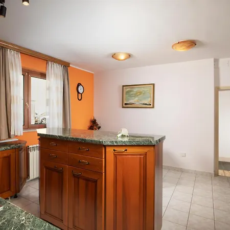 Arena - Pool Table, Table Tennis, Darts & Villa Pula