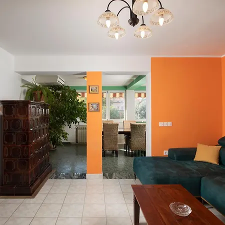 Arena - Pool Table, Table Tennis, Darts & * プーラ