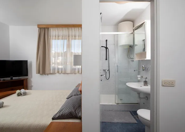 Arena - Pool Table, Table Tennis, Darts & Пула