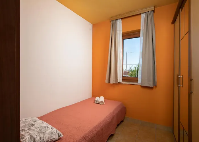 Arena - Pool Table, Table Tennis, Darts & Пула