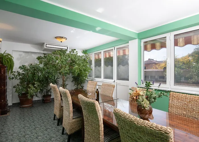 Arena - Pool Table, Table Tennis, Darts & * Пула