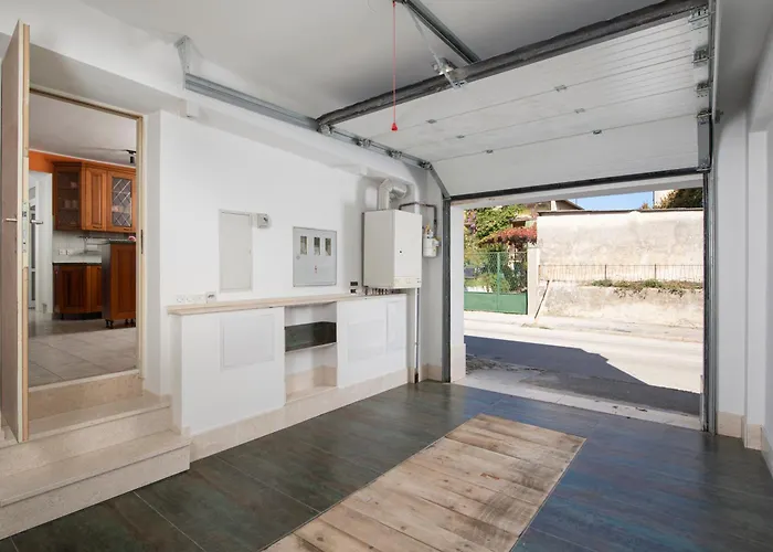 וילה Arena - Pool Table, Table Tennis, Darts &