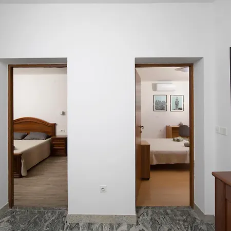 Arena - Pool Table, Table Tennis, Darts & * Pula