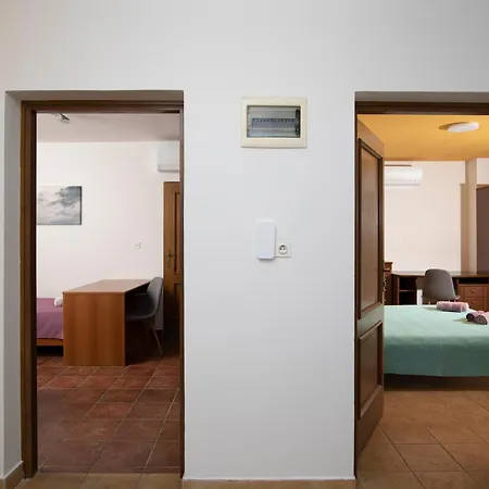 Arena - Pool Table, Table Tennis, Darts & Willa *