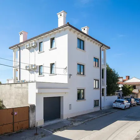 Arena - Pool Table, Table Tennis, Darts & *