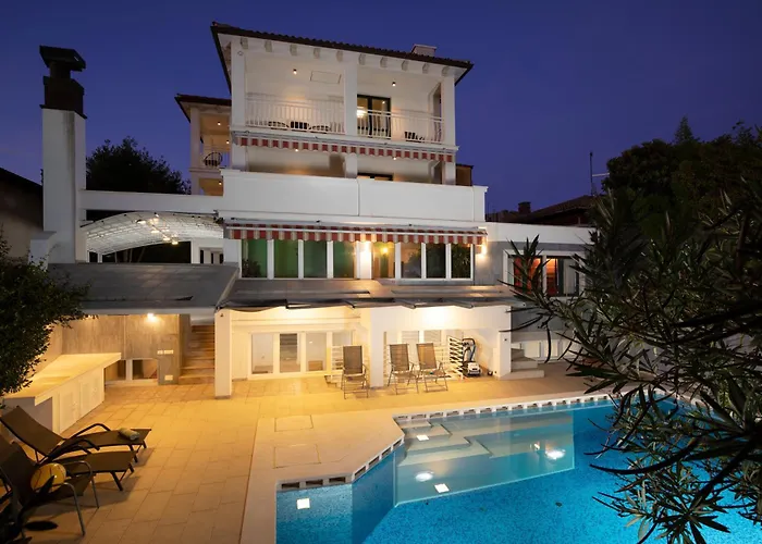 Villa Arena - Pool Table, Table Tennis, Darts & *