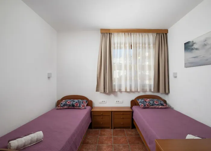 Villa Arena - Pool Table, Table Tennis, Darts & *