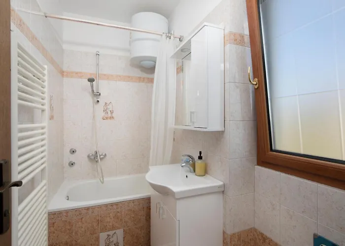 Villa Arena - Pool Table, Table Tennis, Darts & Pula