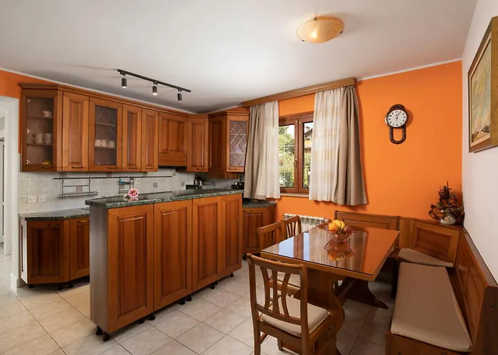 Villa Arena - Pool Table, Table Tennis, Darts & *