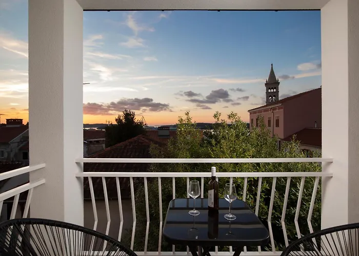 Arena - Pool Table, Table Tennis, Darts & Villa Pula