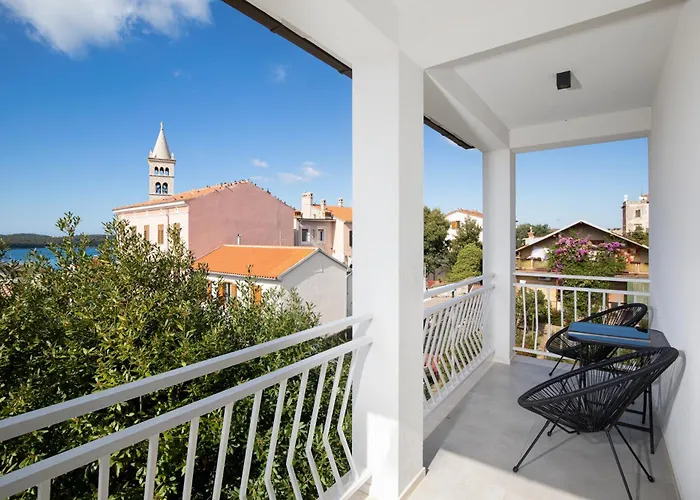 Arena - Pool Table, Table Tennis, Darts & Villa