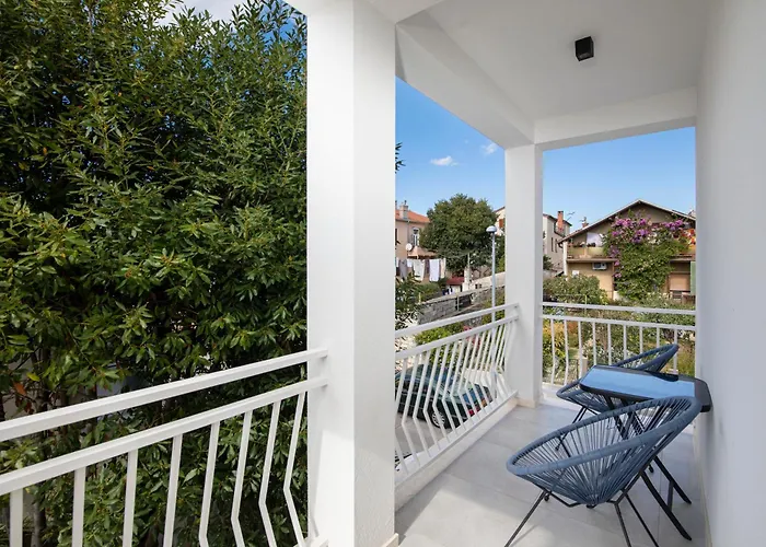 Villa Arena - Pool Table, Table Tennis, Darts & Pula