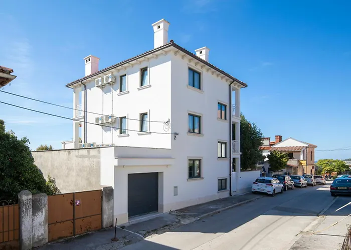 Arena - Pool Table, Table Tennis, Darts & *